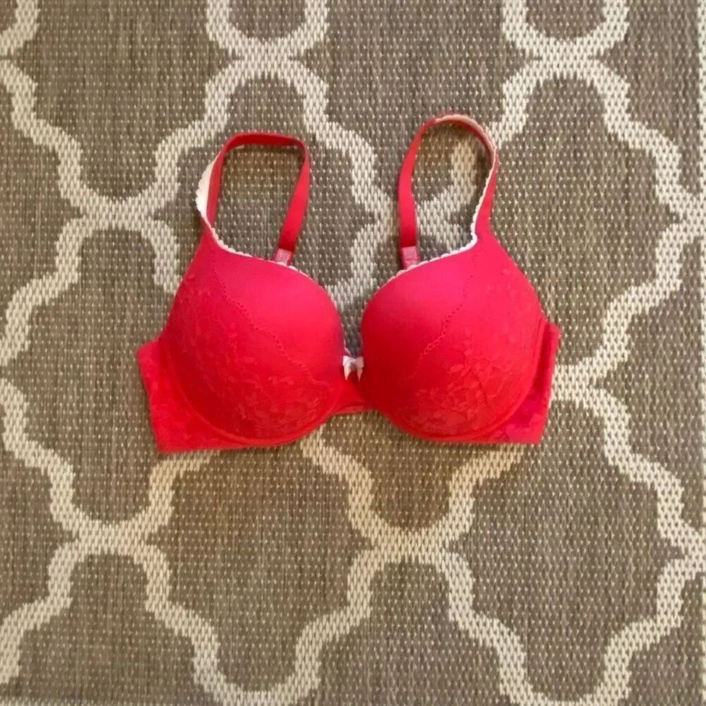 Victoria’s Secret body by Victoria perfect shape bra size 36DD